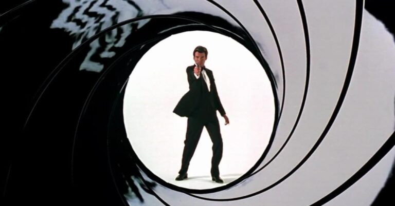 Nolan, Denis Villeneuve, Edgar Wright ... who will make the new James Bond?
