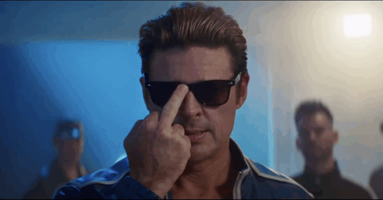 Johnny Cage does the show in Mortal Kombat 2: trailer 
