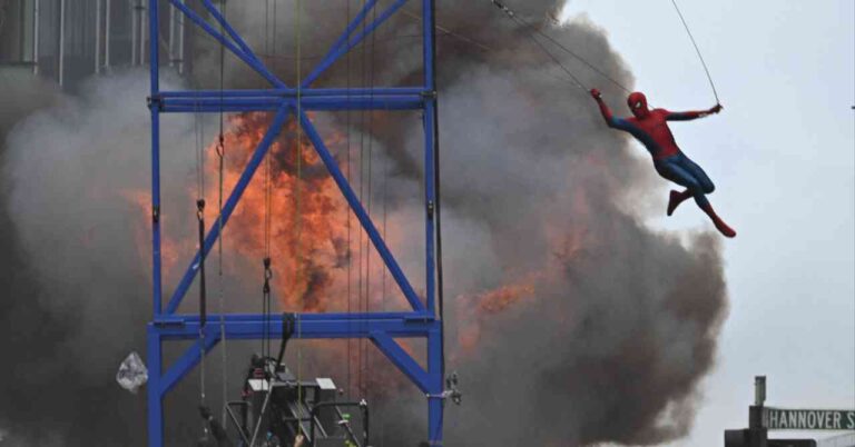 Discover the incredible Spider-Man shooting photos: Brand New Day
